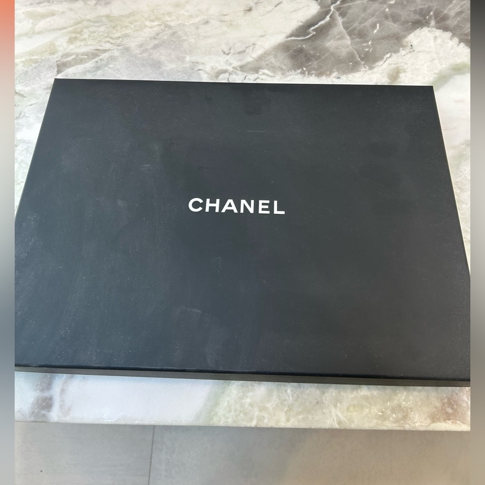 Chanel box